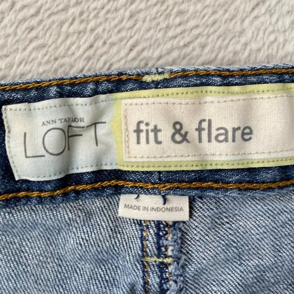 Ann Taylor Loft Women's Jeans Size 14 Blue Fit & Flare Cotton Blend Denim Casual - Picture 3 of 12